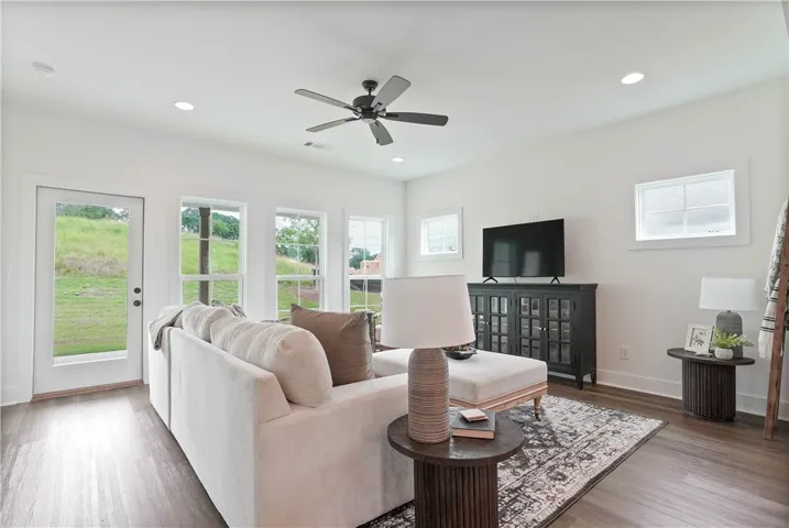 EXAMPLE PHOTOS of a completed Todd Floor plan