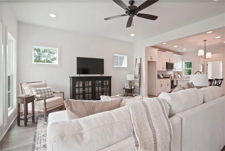 EXAMPLE PHOTOS of a completed Todd Floor plan