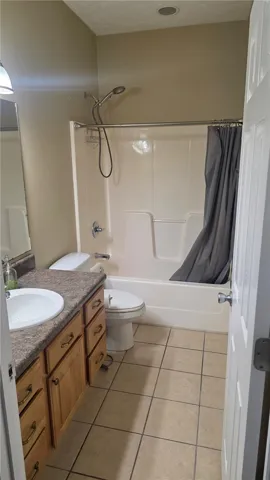 Hallway/2nd bathroom