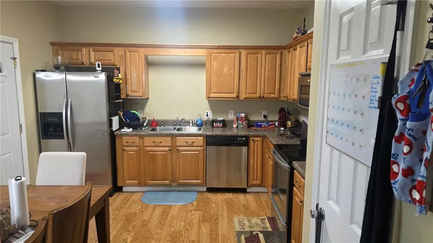 Large L shape Kitchen