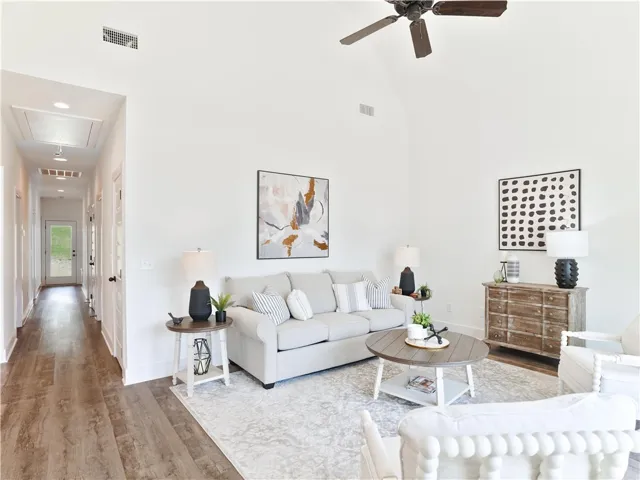 Example photo of a completed Emily floorplan. All plans, pricing & specifications are subject to change without notice.