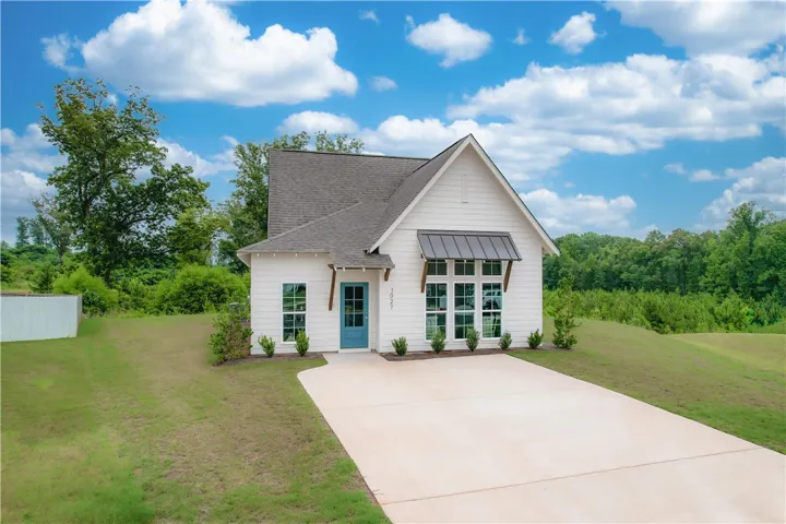 1027 Crossing Court E, Valley, Alabama 36854