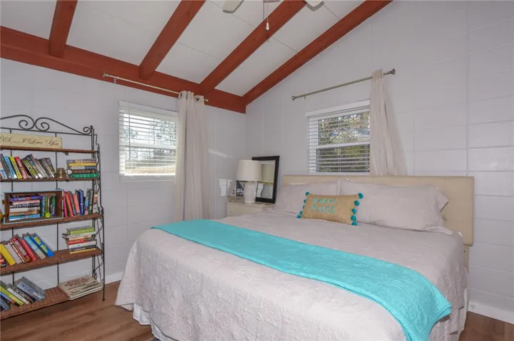 304 Bay Pine Island Road, Jacksons Gap, Alabama 36861