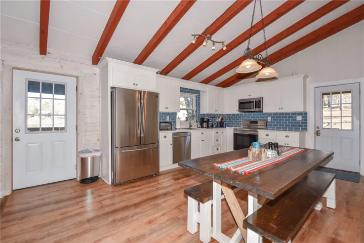 304 Bay Pine Island Road, Jacksons Gap, Alabama 36861