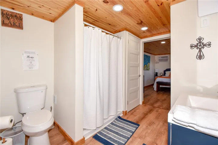 304 Bay Pine Island Road, Jacksons Gap, Alabama 36861