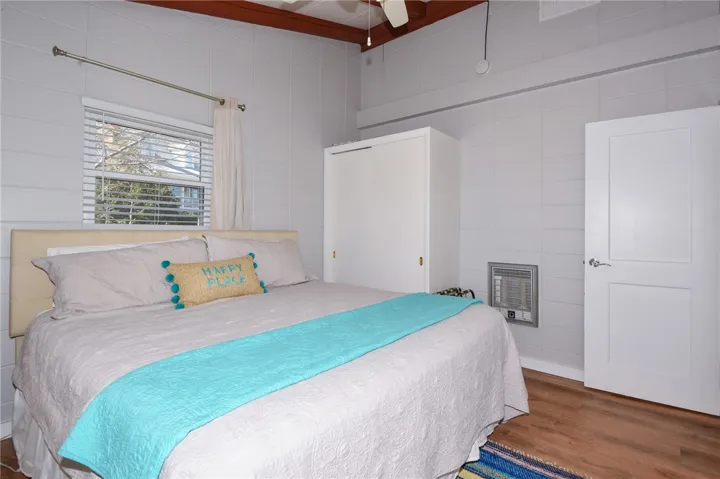 304 Bay Pine Island Road, Jacksons Gap, Alabama 36861