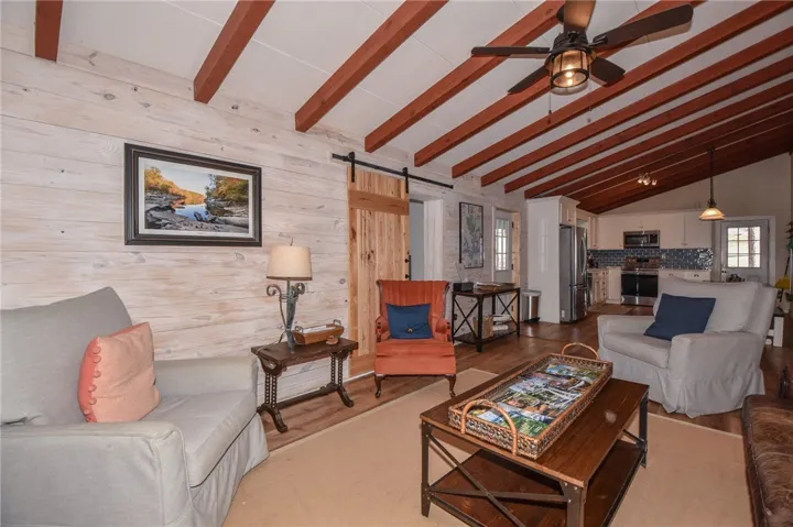 304 Bay Pine Island Road, Jacksons Gap, Alabama 36861