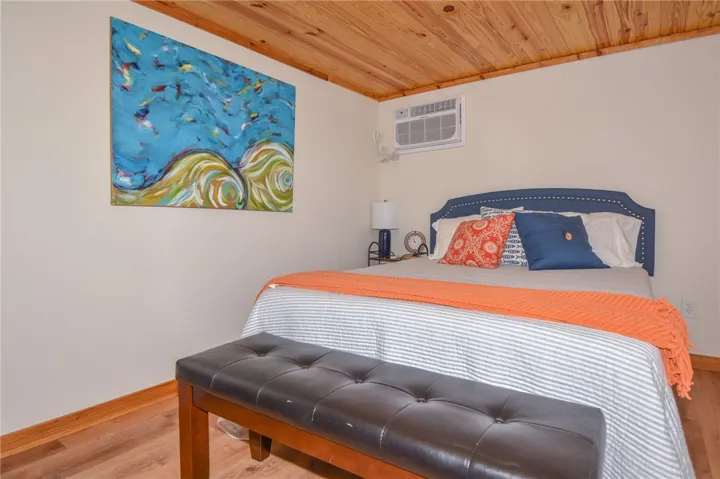 304 Bay Pine Island Road, Jacksons Gap, Alabama 36861
