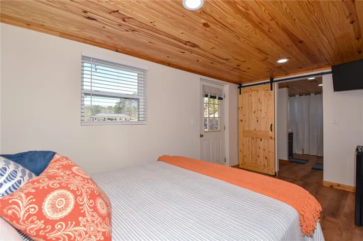 304 Bay Pine Island Road, Jacksons Gap, Alabama 36861