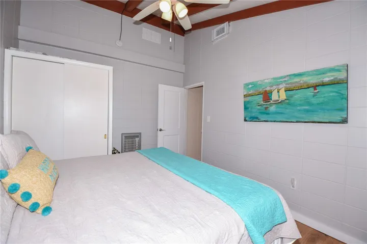304 Bay Pine Island Road, Jacksons Gap, Alabama 36861