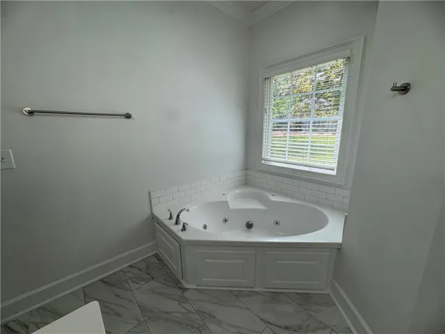 1392 Aberdeen Lane, Auburn, Alabama 36830
