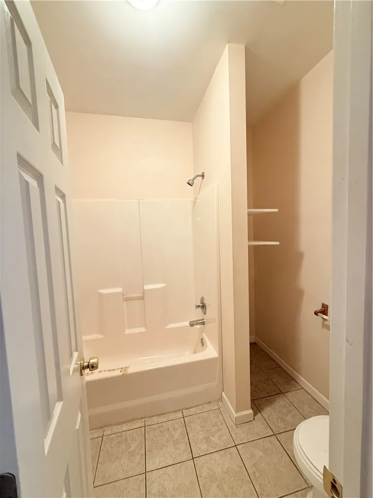 Bathroom 4 Jack-n-jill