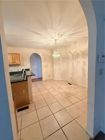 Kitchen/breakfast Entry from living room