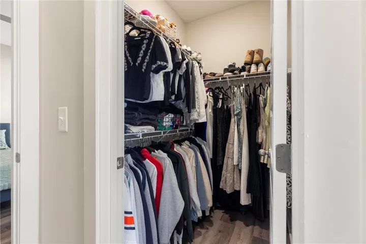 Walk-in Closet