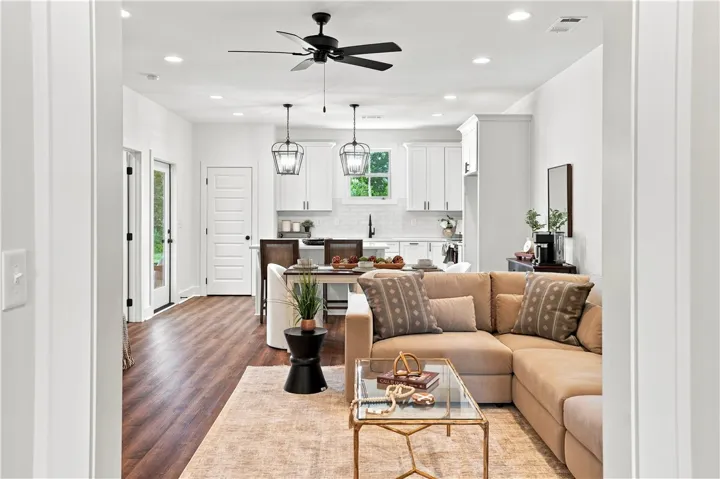 Example of a Furnished Auburn Farms Terrace