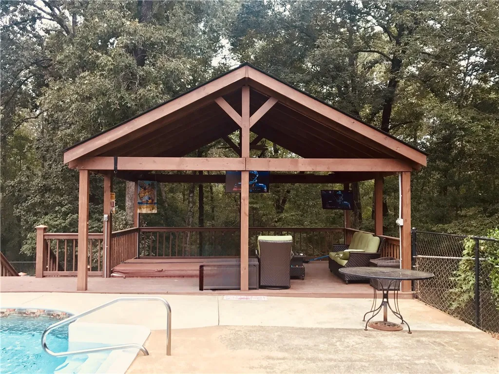 Outdoor Entertainment Area