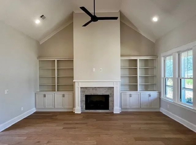 8'Built-Ins