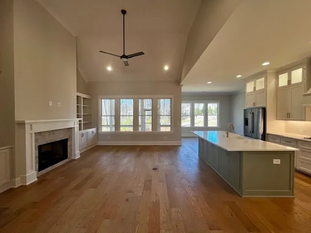 Vaulted Ceilings!