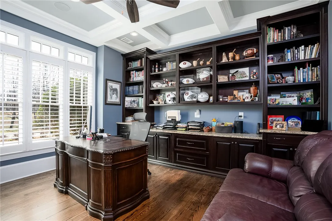 Office with built-in bookshelves - Main level