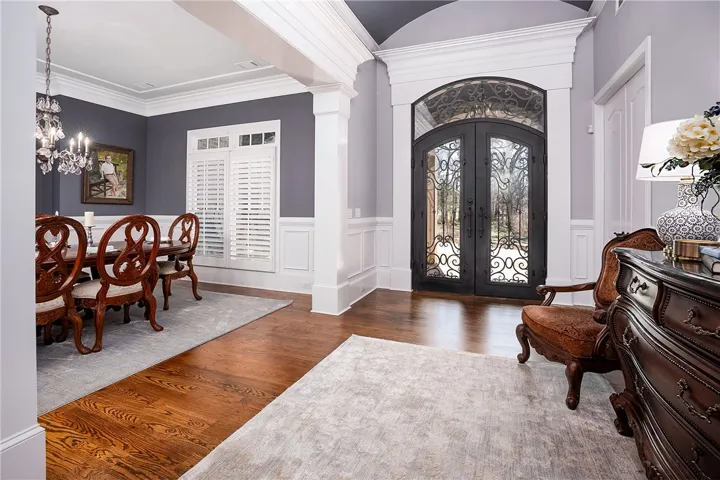 Foyer with barrell ceiling