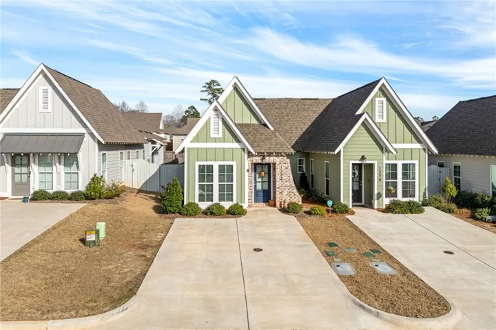 Welcome to 1285 Hidden Den Trail!