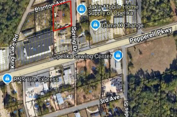 Great visibility location, C3 Zoning in Opelika, AL
