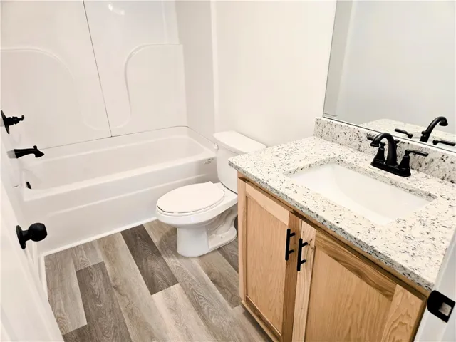 Upstairs full bath