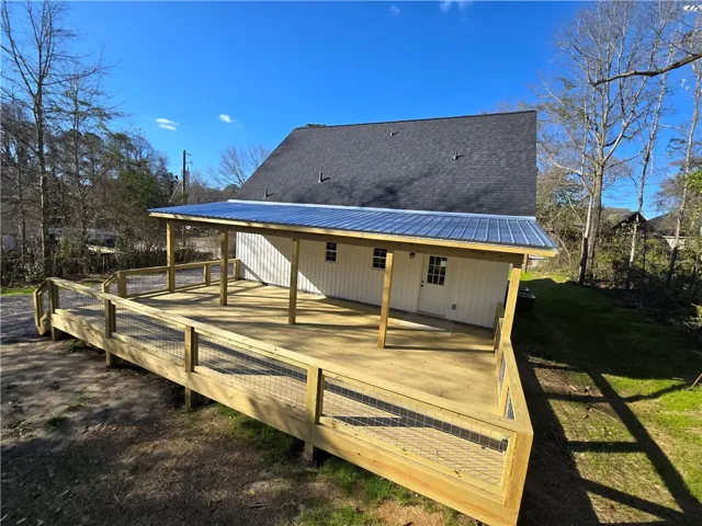 Huge back deck