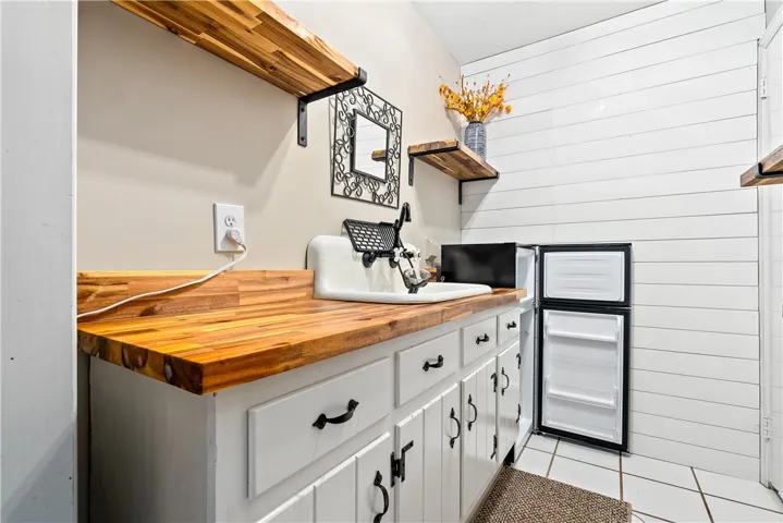 Apartment efficiency kitchen