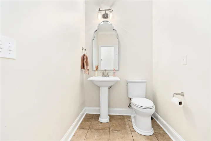 Powder bath on the main level