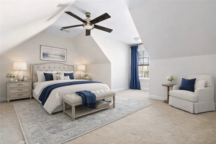 This photo is virtually staged to visualize the space.