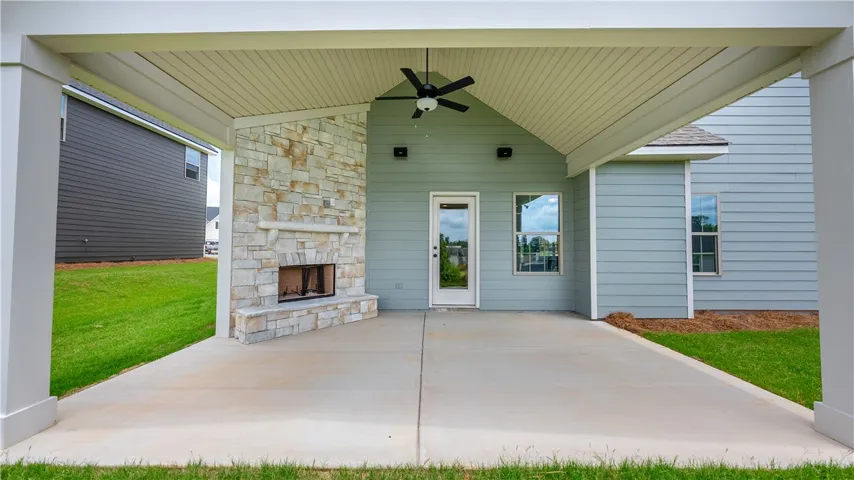 1556 Academy Drive, Auburn, Alabama 36830