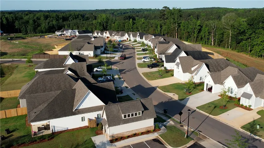 Single Family Home Street Scape
