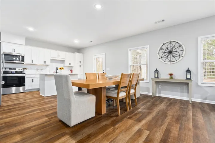 Dining area that can seat a large party