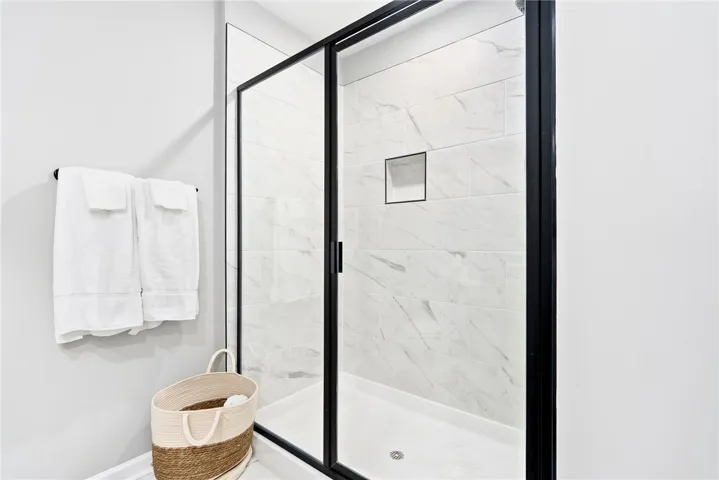 spa like shower in primary bedroom en-suite