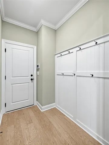 A functional drop zone at the owner’s entry helps keep everyday essentials organized.