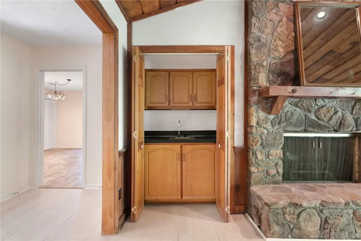 Mini Bar