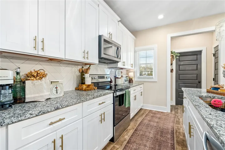 Open concept kitchen with large center island