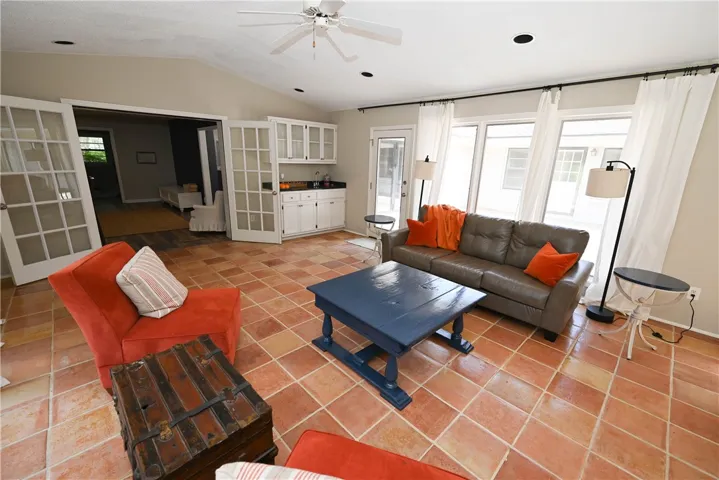 So much space for family & friends!