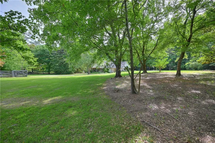 Just 1 mile from Auburn University and downtown Auburn!