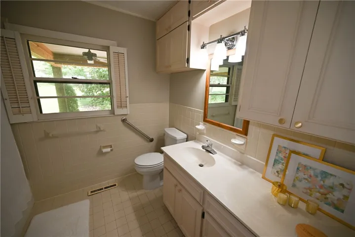 Large shared bathroom.