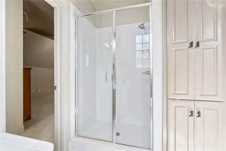 Jack n Jill upstairs bathroom