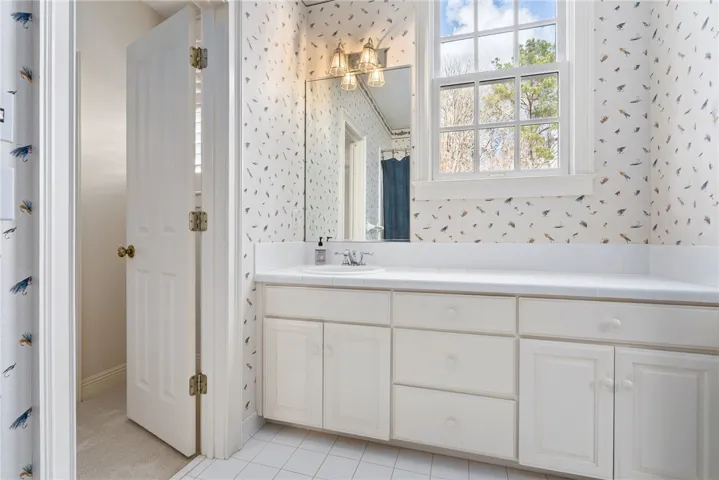 Jack n Jill upstairs bathroom