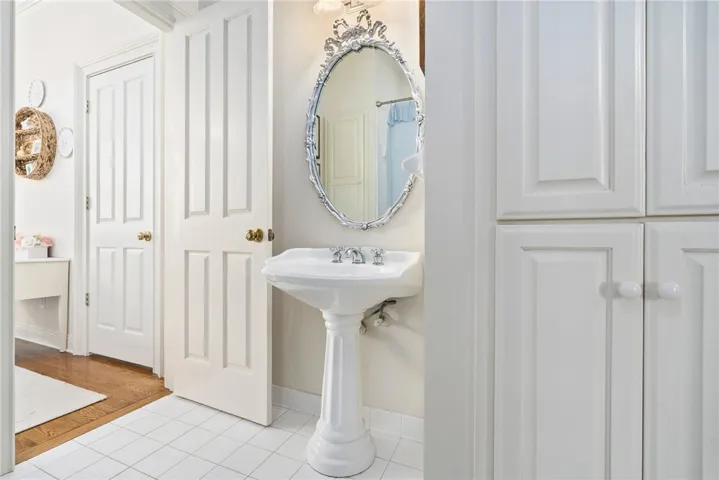 Jack n Jill bathroom