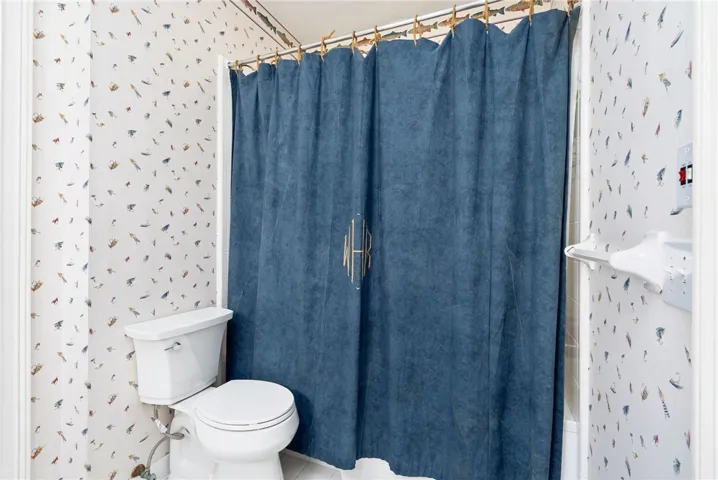 Jack n Jill upstairs bathroom