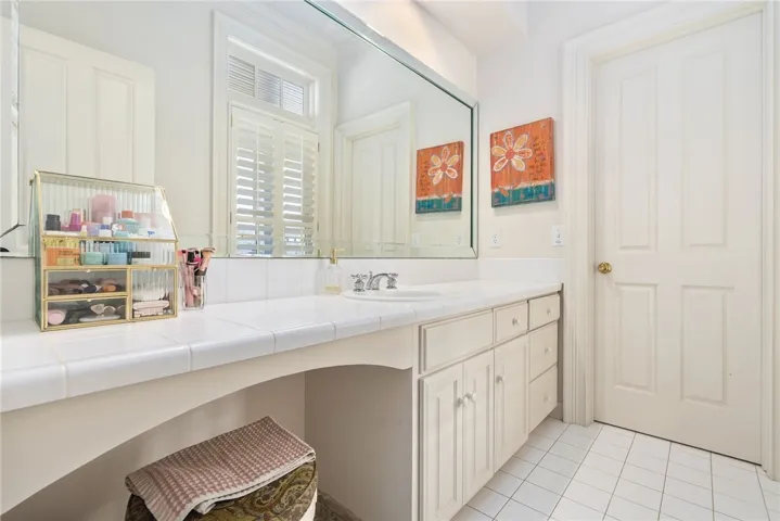 Half bathroom off of bedroom #3
