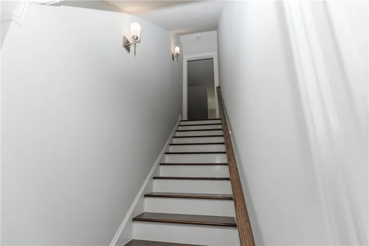 (ORIGINAL CONSTRUCTION PHOTOS)
Hardwood Stairs