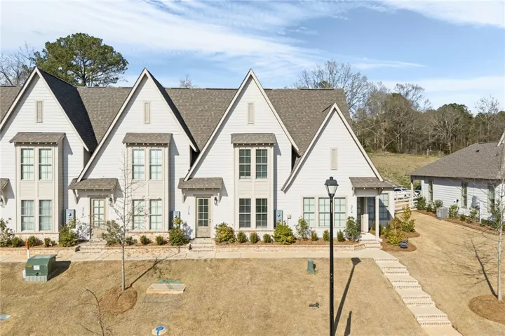 Welcome to 316 Northgate Blvd. in Auburn, AL.
