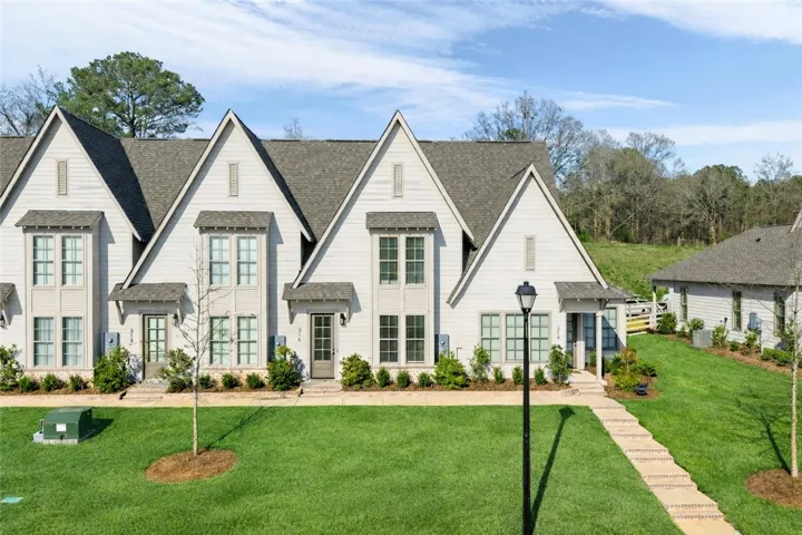 Welcome to 316 Northgate Blvd. in Auburn, AL. Grass in image has been virtually enhanced.