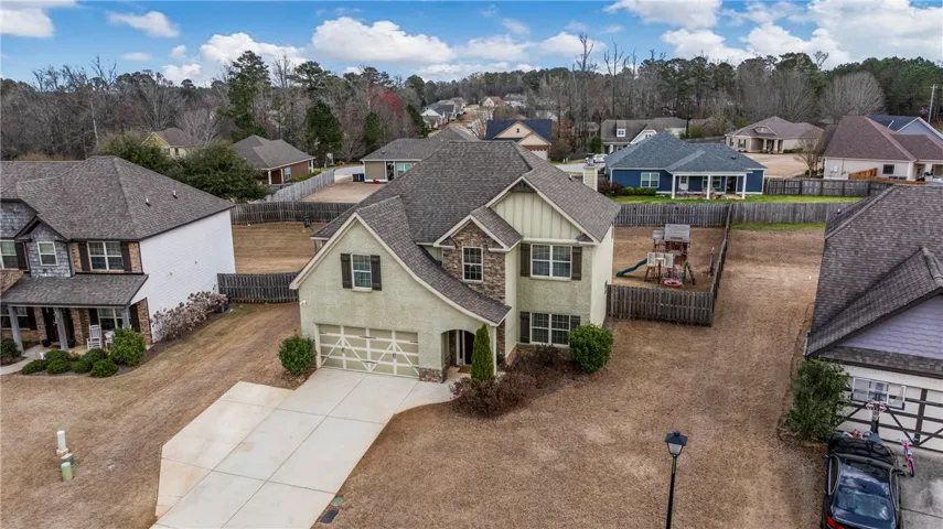 lot 3 is conveniently located in the front of West Richland and around the corner from the pool